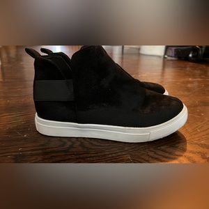 Boutique booties/sneakers EUC